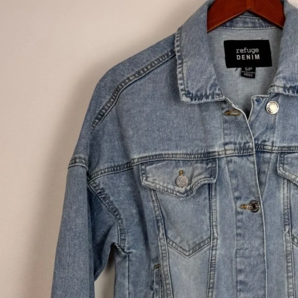 Refuge Denim Jacket Women S Blue Cropped Elastic Hem Light Wash Jean Bomber
